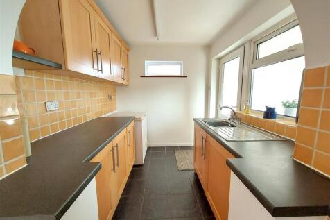 Further Kitchen Area
