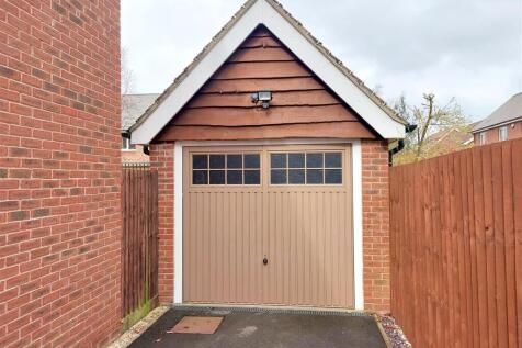 Detached Garage
