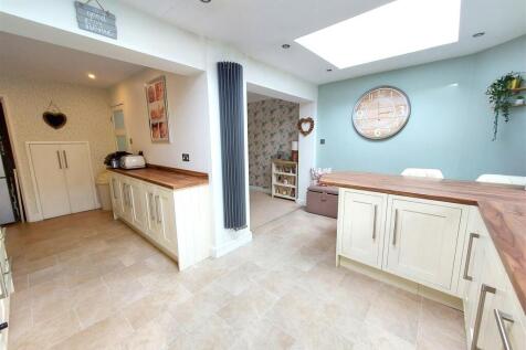 Kitchen &amp; Diner
