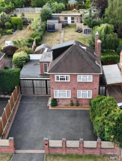 Holmwood Avenue