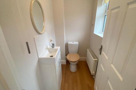 Cloakroom/wc