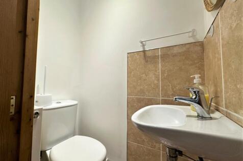 Cloakroom/wc