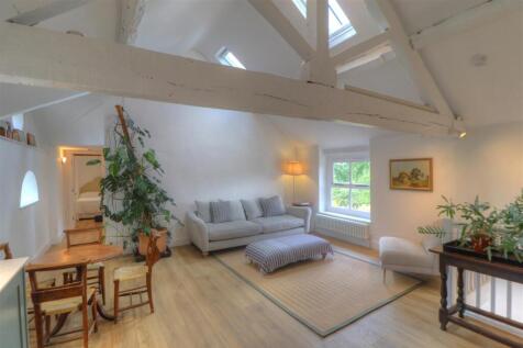 Living Room/Kitchen