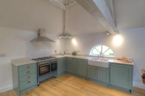 Living Room/Kitchen