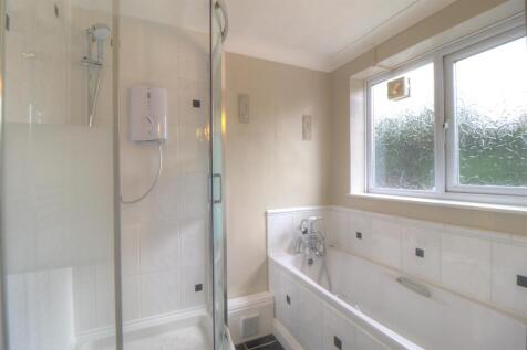 Shower/Bathroom