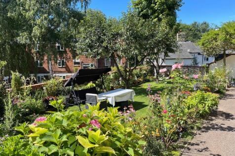 COMMUNAL GARDENS