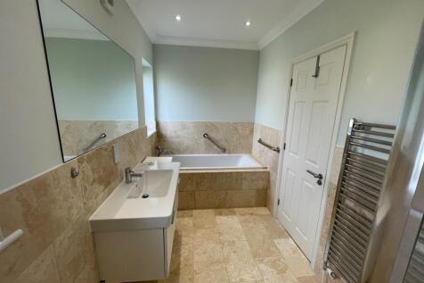 EN SUITE