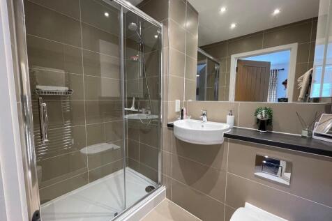 EN SUITE