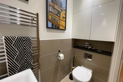 DOWNSTAIRS CLOAKROOM