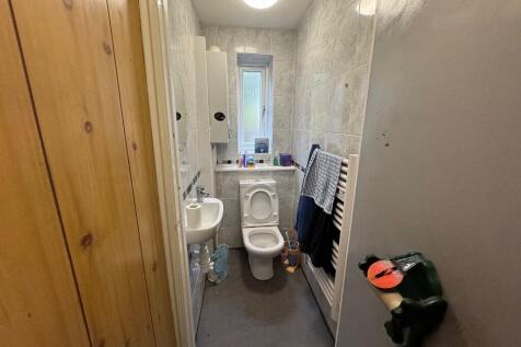 DOWNSTAIRS CLOAKROOM