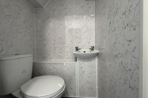 Cloakroom/wc