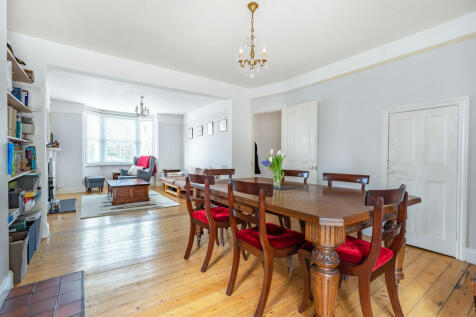 Sitting/Dining Room