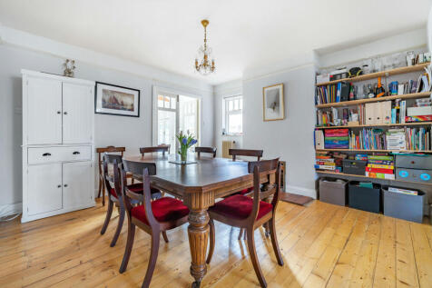 Sitting/Dining Room