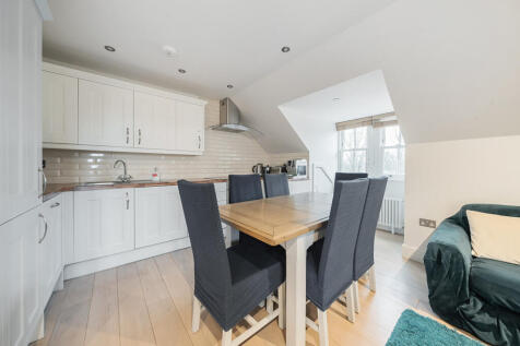 Kitchen/Dining Area