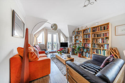 Sitting/Dining Room
