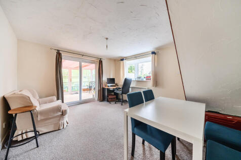 Sitting/Dining Room