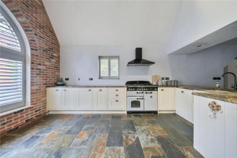 Spacious Kitchen