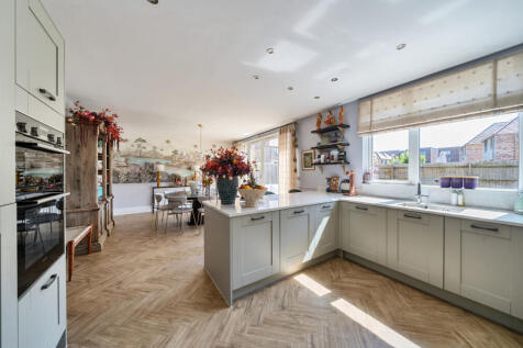 Kitchen Dining Rm