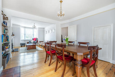 Sitting/Dining Room