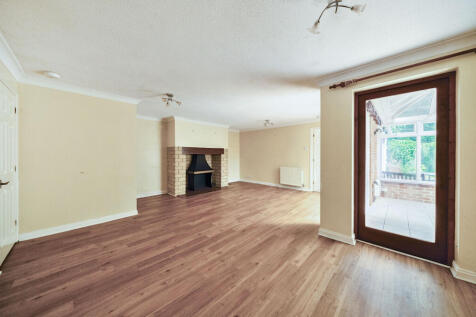 Sitting/Dining Room