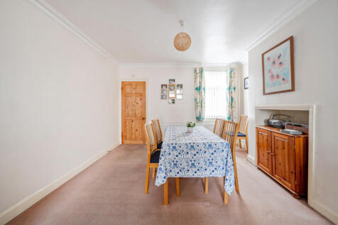 1298776-17-683599...