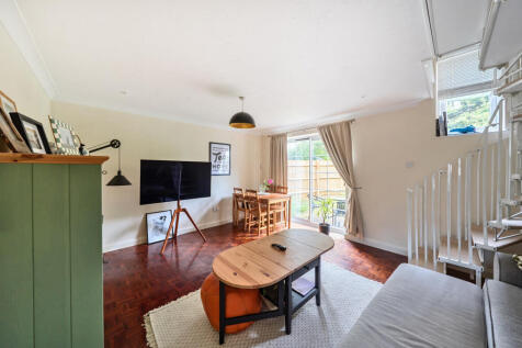 Sitting/Dining Room