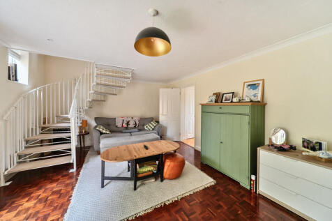 Sitting/Dining Room