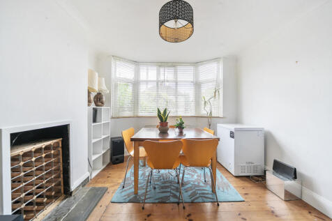 Sitting/Dining Room