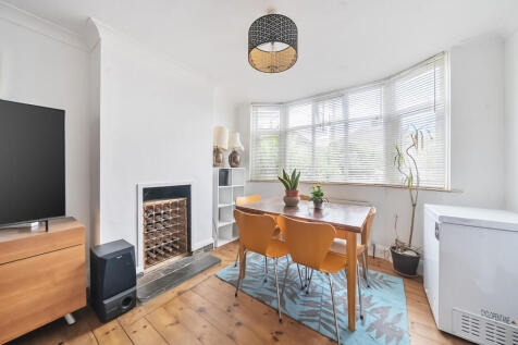 Sitting/Dining Room