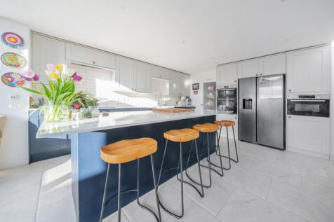 Sitting/Dining Room