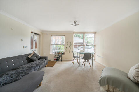 Sitting/Dining Room
