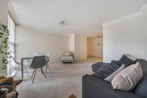 Sitting/Dining Room