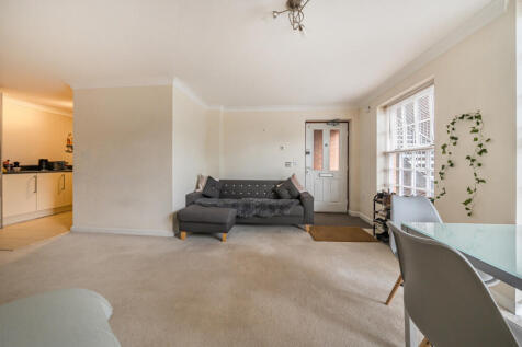 Sitting/Dining Room