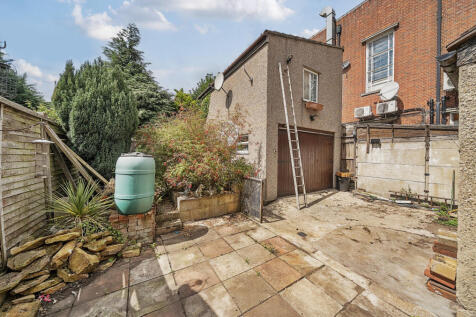 Garden &amp; Outbuilding