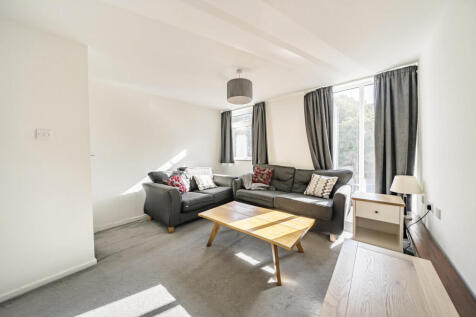 Sitting/Dining Room