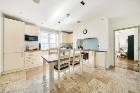 Kitchen/Breakfast Rm