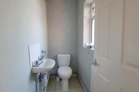 Cloakroom/wc