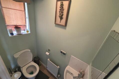 Cloakroom/wc