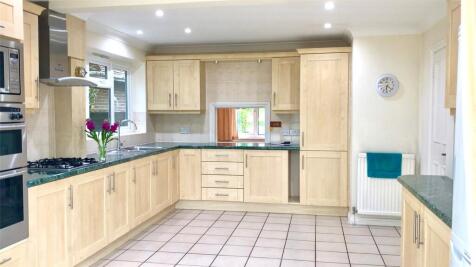 Kitchen/Breakfast Rm