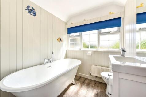 Ensuite To Bed 1