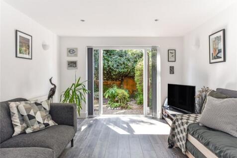 Sitting/Dining Room