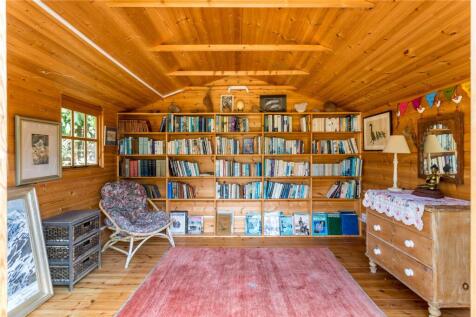 Summerhouse Interior