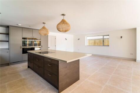 Kitchen/Dining Space