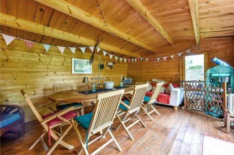 Summerhouse Interior