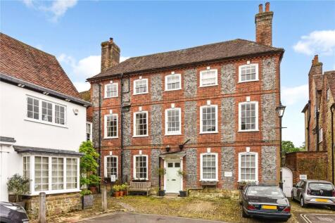3 The Gatehouse