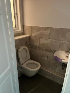 Cloakroom/wc