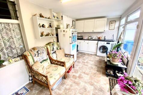 Sun Lounge with Utility Area
