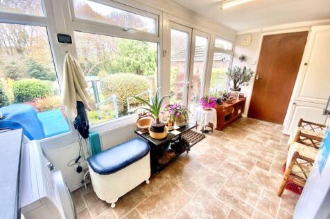 Sun Lounge with Utility Area