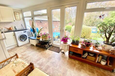 Sun Lounge with Utility Area