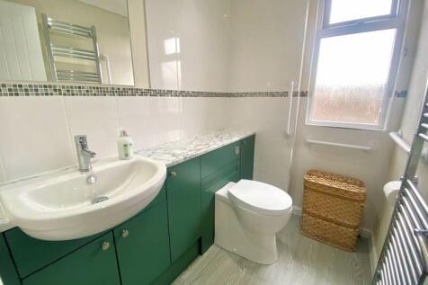 Ensuite Cloakroom